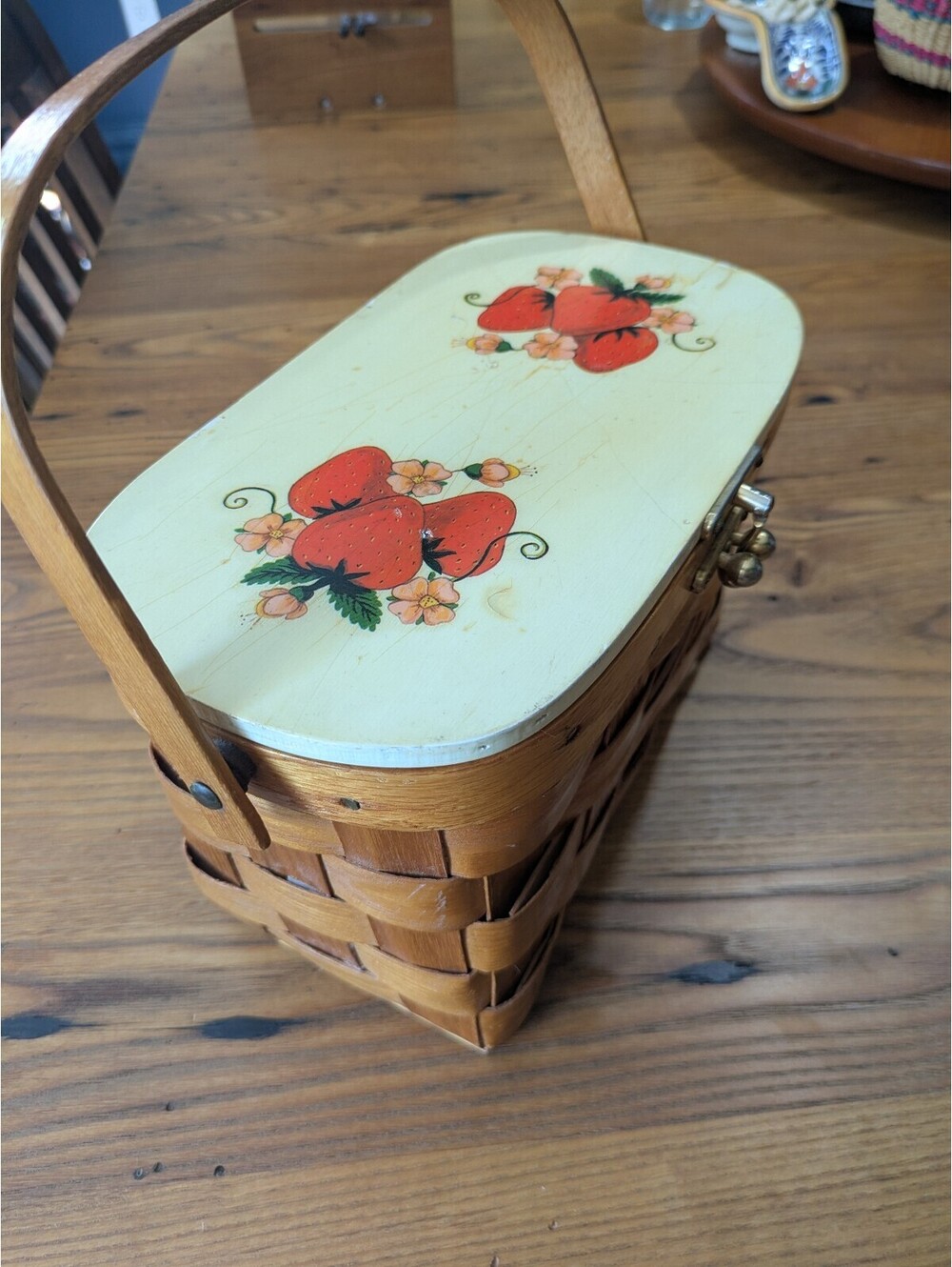Cottagecore true vintage strawberry split reed woven basket with handle, liner.